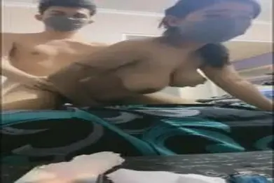 Cewek Ica Kane Isap Batang Pria Sampai Crot
