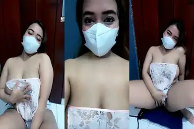 Unna Suzuka Indo Ngangkang Pamer Selangkangan Horny